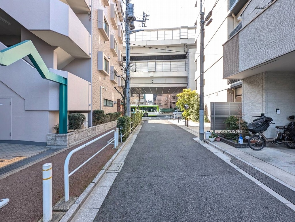 ナイスアーバン池袋山手通り　北側 前面道路